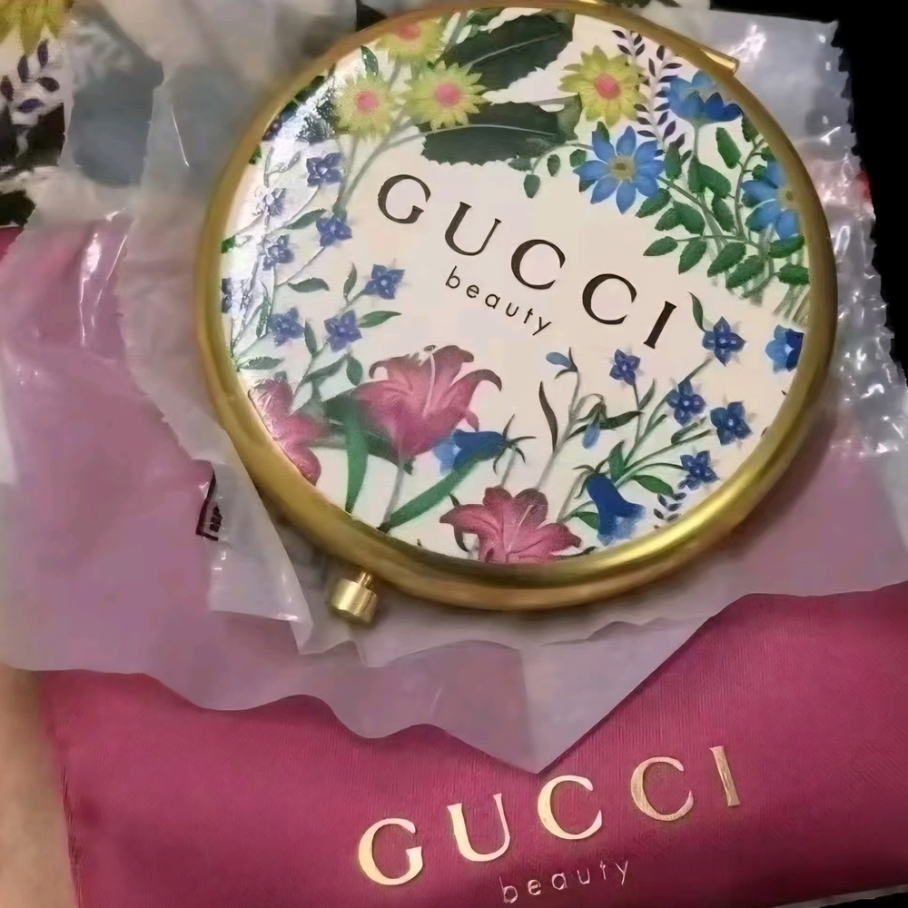 Gucci Floral Compact Mirror Gift With Purchase (GWP) - Picture 2 of 3